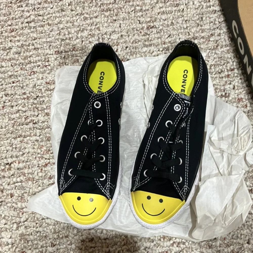 Converse Chuck Taylor All Star Low 'Smiley Face - Black' 665707C big kids US 4 - Picture 12 of 13